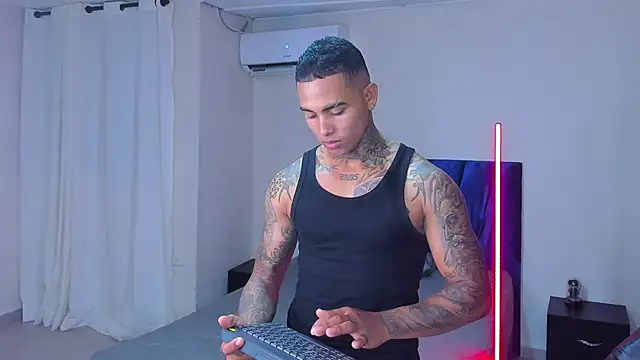 tyler bell  online show from March 28, 3:28 am