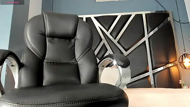 Esmeralda  18 online show from March 31, 7:36 pm