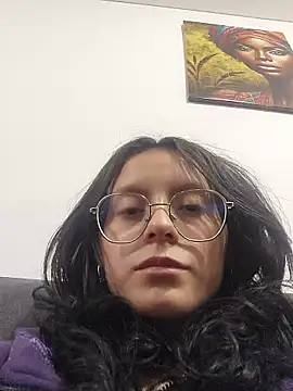 Naomimolie online show from April 8, 11:21 am