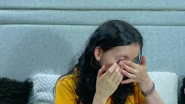 Naomimolie online show from April 24, 12:40 pm