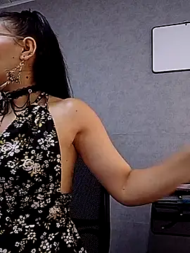 jaade doll online show from March 3, 2:34 pm