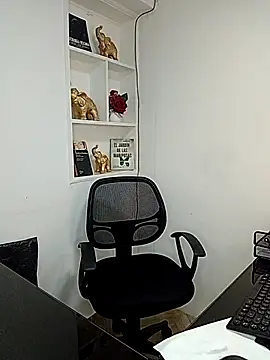 jaade doll online show from March 30, 1:12 pm