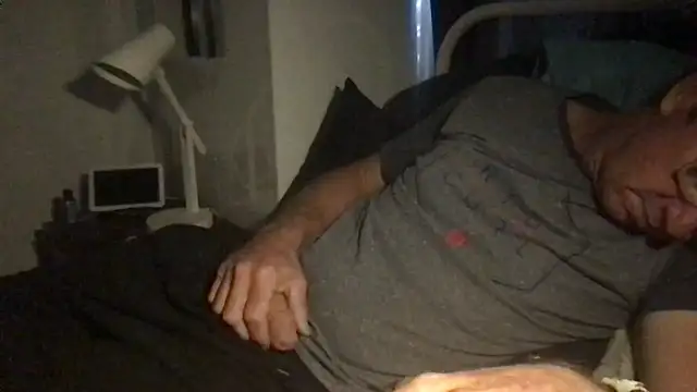 Snapshot of MrBombasticxxx chatting on March 27, 9:03 pm MrBombasticxxx online show from March 27, 9:03 pm