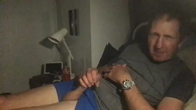 Snapshot of MrBombasticxxx chatting on March 29, 4:29 pm MrBombasticxxx online show from March 29, 4:29 pm