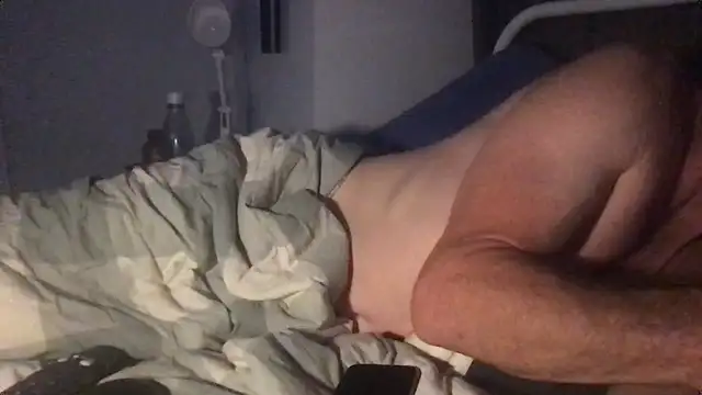 Snapshot of MrBombasticxxx chatting on April 30, 4:13 pm MrBombasticxxx online show from April 30, 4:13 pm