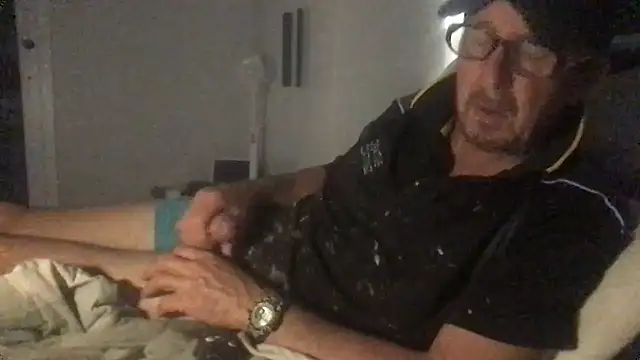 Snapshot of MrBombasticxxx chatting on May 28, 9:12 pm MrBombasticxxx online show from May 28, 9:12 pm