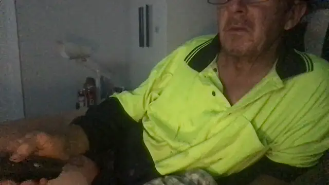 Snapshot of MrBombasticxxx chatting on July 10, 5:48 pm MrBombasticxxx online show from July 10, 5:48 pm