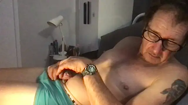 Snapshot of MrBombasticxxx chatting on July 23, 7:45 pm MrBombasticxxx online show from July 23, 7:45 pm
