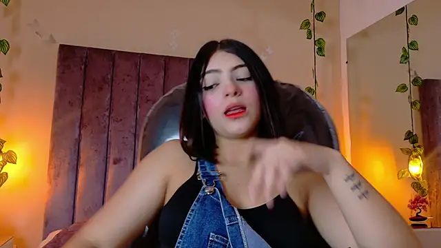 Pariis Blakee online show from March 6, 7:10 pm