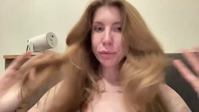 LunaLila7 online show from March 11, 8:15 pm