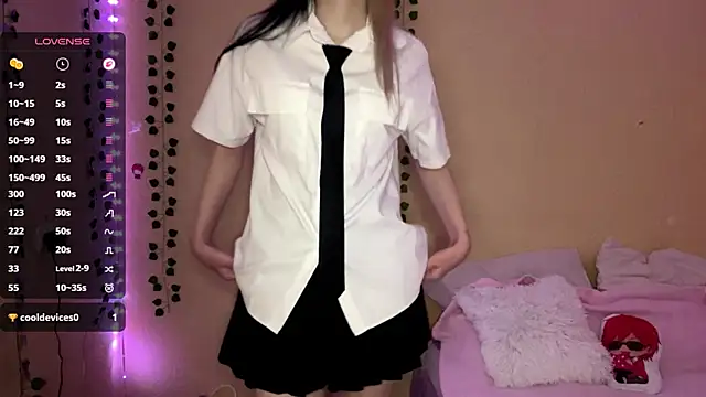 waumeoww online show from April 14, 4:24 pm