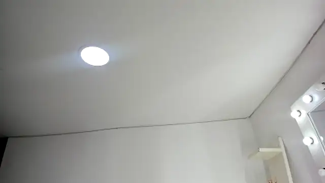 KoralCruz  online show from April 13, 1:38 pm