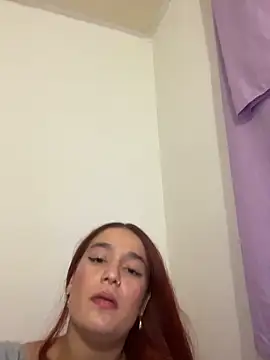Snapshot of isabella_ferrer99 chatting on June 25, 12:21 am isabella ferrer99 online show from June 25, 12:21 am