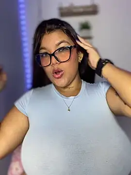 Snapshot of michellesexxxy3 chatting on May 14, 3:35 am michellesexxxy3 online show from May 14, 3:35 am