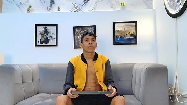 SKINNY BOYXXX online show from April 14, 7:14 am