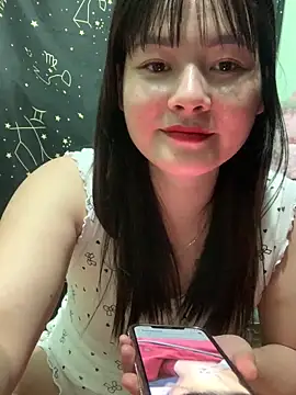 Little Muse78 online show from April 25, 2:58 pm