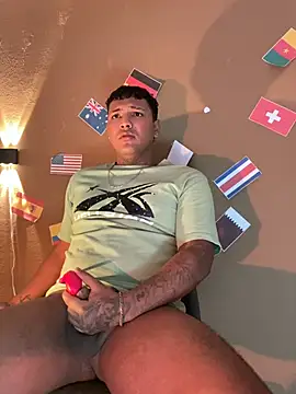 Snapshot of Axell_king07 chatting on July 5, 11:28 am Axell king07 online show from July 5, 11:28 am