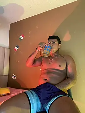 Snapshot of Axell_king07 chatting on July 7, 11:14 am Axell king07 online show from July 7, 11:14 am