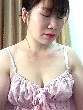 Bondgirl 9 online show from April 19, 7:38 pm