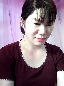 Snapshot of Bondgirl_9 chatting on May 7, 8:09 am Bondgirl 9 online show from May 7, 8:09 am