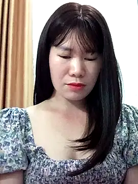 Snapshot of Bondgirl_9 chatting on June 12, 6:07 pm Bondgirl 9 online show from June 12, 6:07 pm