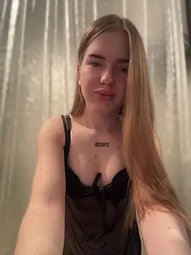 KayShaw online show from April 22, 4:19 pm