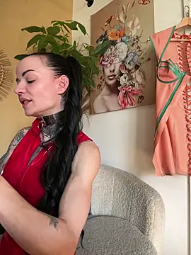 SkinnyLilly online show from March 10, 1:16 pm