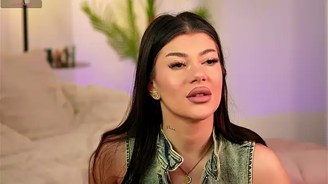 GoldenAlana online show from March 12, 5:02 am