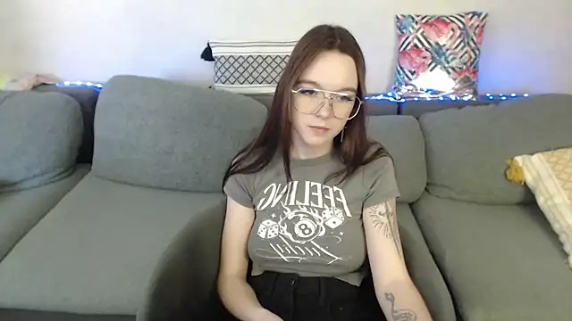 SunyLily online show from April 18, 7:12 am