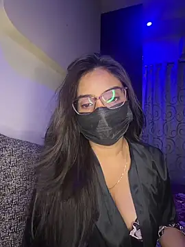 nikki catz online show from April 18, 7:07 pm