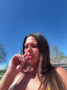Snapshot of mileaSbaby chatting on May 7, 10:20 am mileaSbaby online show from May 7, 10:20 am