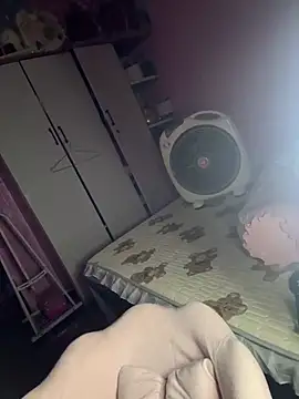 hot-cumplay online show from April 24, 7:11 am