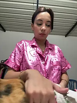 Snapshot of Nicole_Cute04 chatting on March 15, 5:46 am Nicole Cute04 online show from March 15, 5:46 am