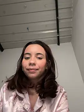 Snapshot of Nicole_Cute04 chatting on April 23, 4:03 am Nicole Cute04 online show from April 23, 4:03 am