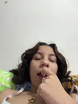 Snapshot of Nicole_Cute04 chatting on April 29, 4:38 am Nicole Cute04 online show from April 29, 4:38 am