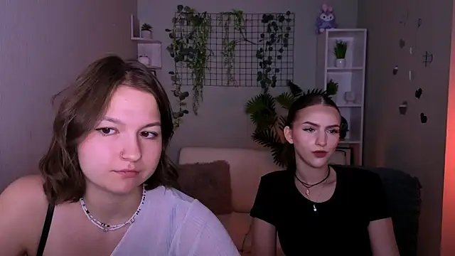 Snapshot of liana_best chatting on June 25, 9:47 am liana best online show from June 25, 9:47 am