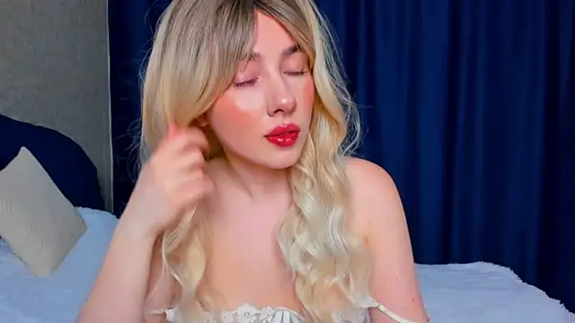 Aria Montclair online show from April 18, 2:26 am