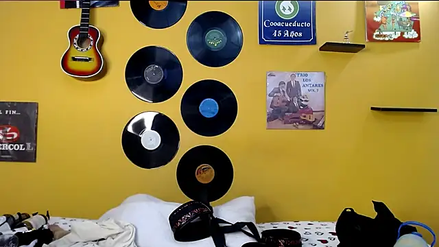 lilithevil32 online show from April 3, 3:15 am