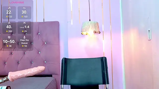 Snapshot of LumiAngel chatting on March 5, 6:15 pm LumiAngel online show from March 5, 6:15 pm