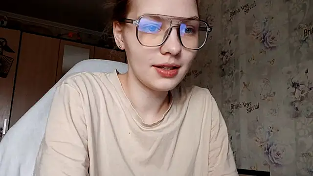 Emmaheartley online show from March 13, 5:36 am