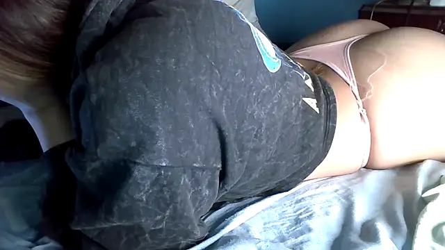 KendraBoss online show from April 25, 3:20 pm