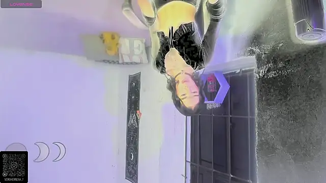 marianafoxx  online show from April 23, 6:25 am