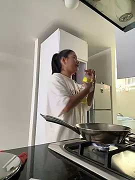 Sweetroseof online show from April 13, 3:39 pm