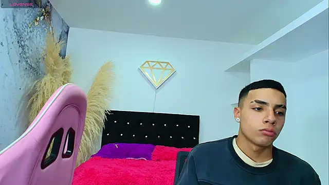 Ariatna Andy online show from March 31, 9:15 pm