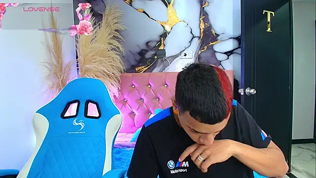 Ariatna Andy online show from April 24, 7:49 pm