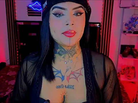 Snapshot of LauriInk1 chatting on May 7, 11:21 pm LauriInk1 online show from May 7, 11:21 pm