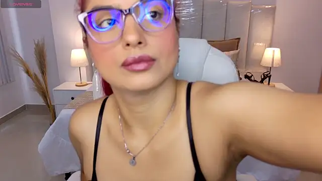 Snapshot of Raven-reyess chatting on May 13, 4:59 pm Raven-reyess online show from May 13, 4:59 pm