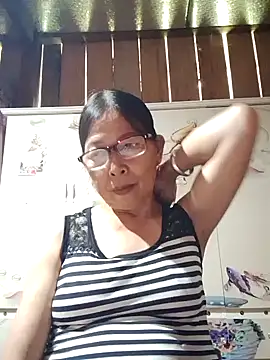 Snapshot of Sky-rain98 chatting on May 18, 1:56 am Sky-rain98 online show from May 18, 1:56 am