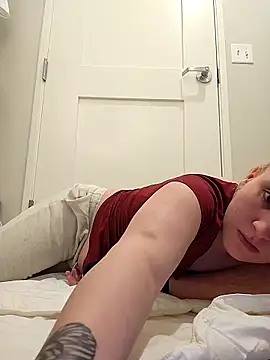 luckilyfound4 online show from April 8, 4:56 am