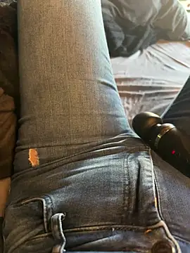 aleexii s online show from April 19, 3:22 pm